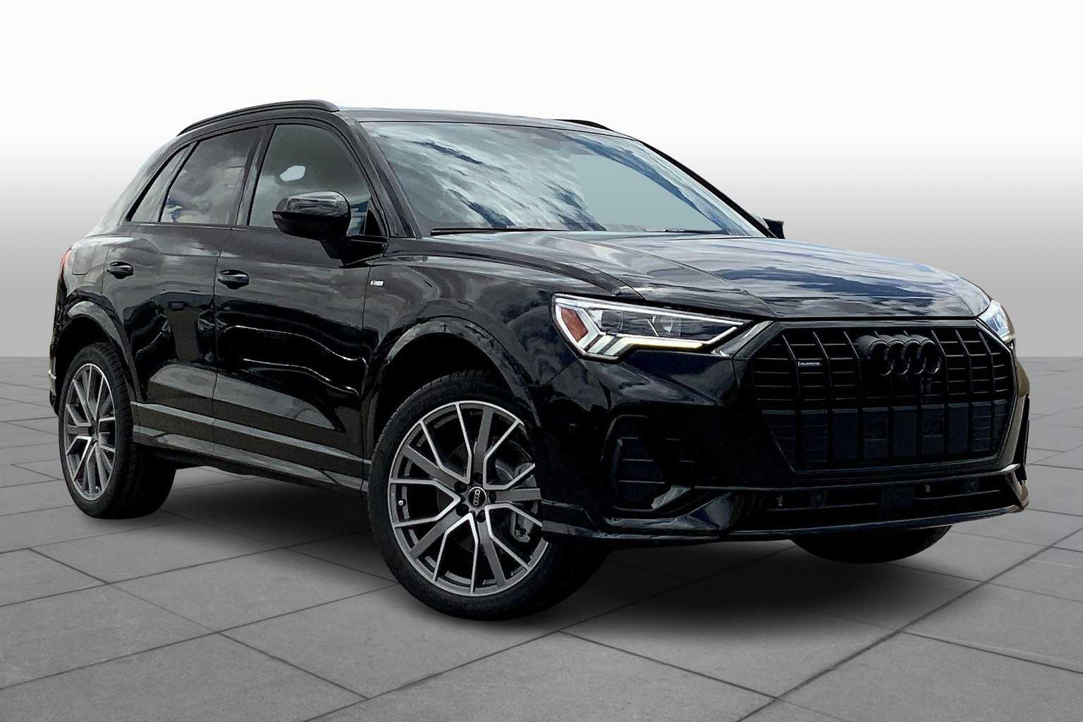 2025 Audi Q3 45 TFSI S line Premium Plus photo 2