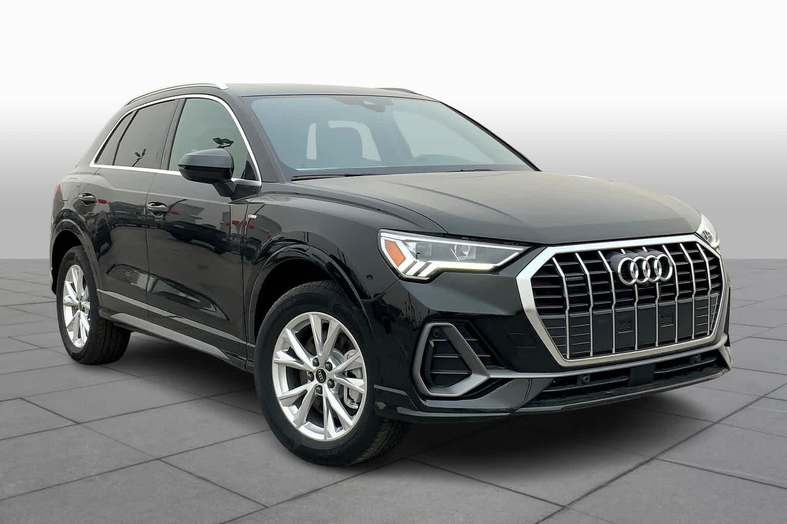 2025 Audi Q3 45 TFSI S line Premium Plus photo 2