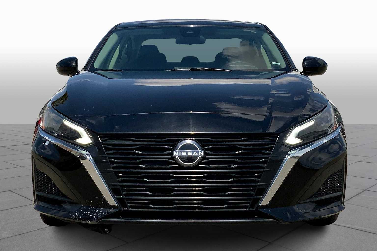 2023 Nissan Altima 2.5 SV photo 3