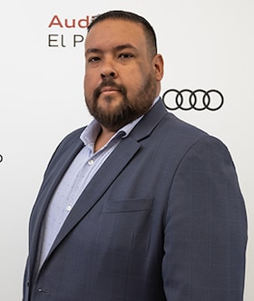 Staff member Edgar Arrieta from ID_d906a4eb20de