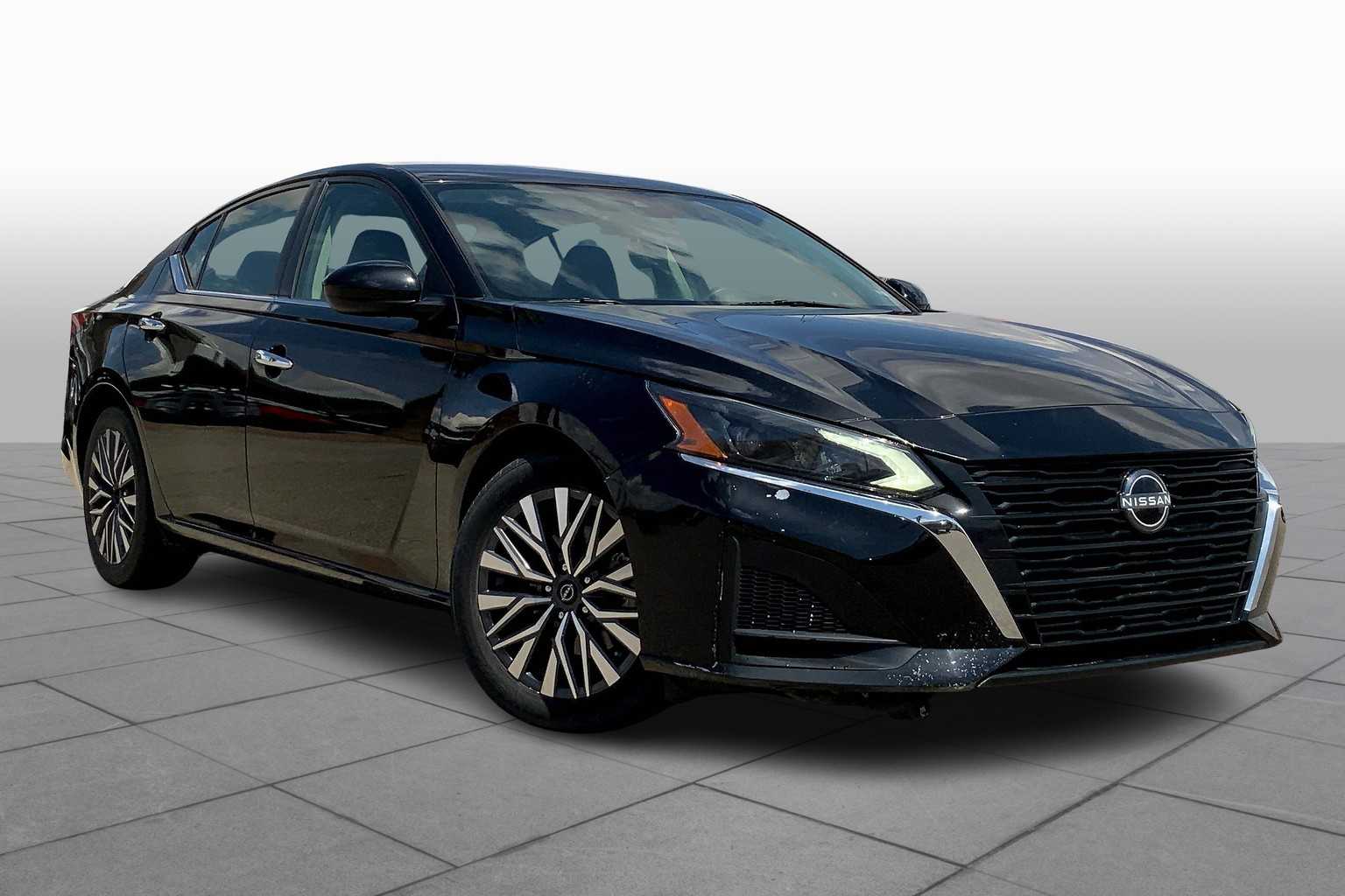 2023 Nissan Altima 2.5 SV photo 2