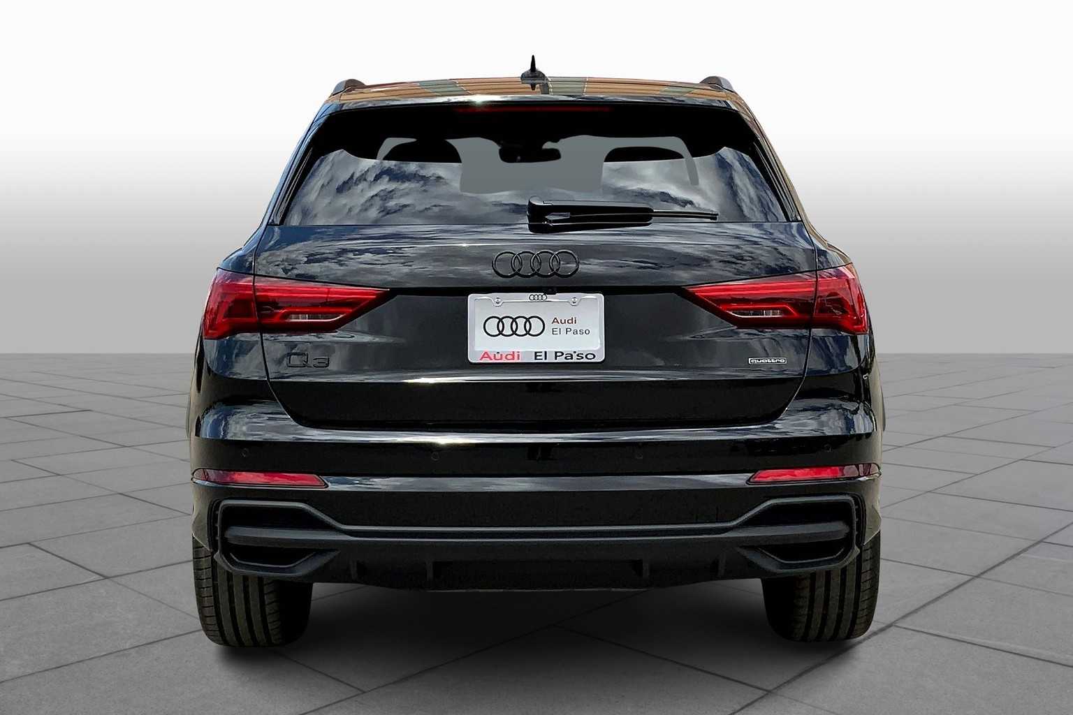 2025 Audi Q3 45 TFSI S line Premium Plus photo 4
