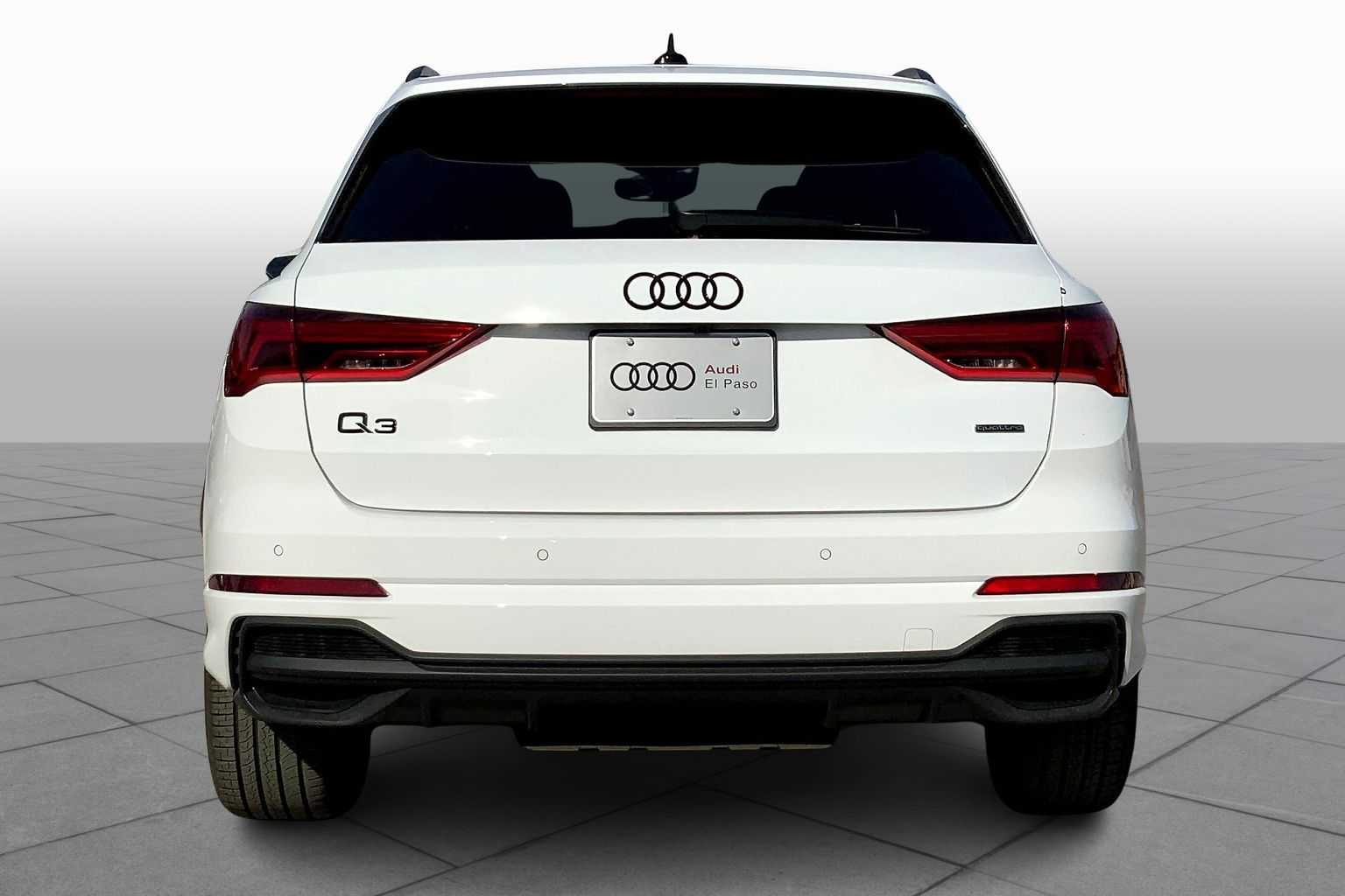 2025 Audi Q3 45 TFSI S line Premium photo 4