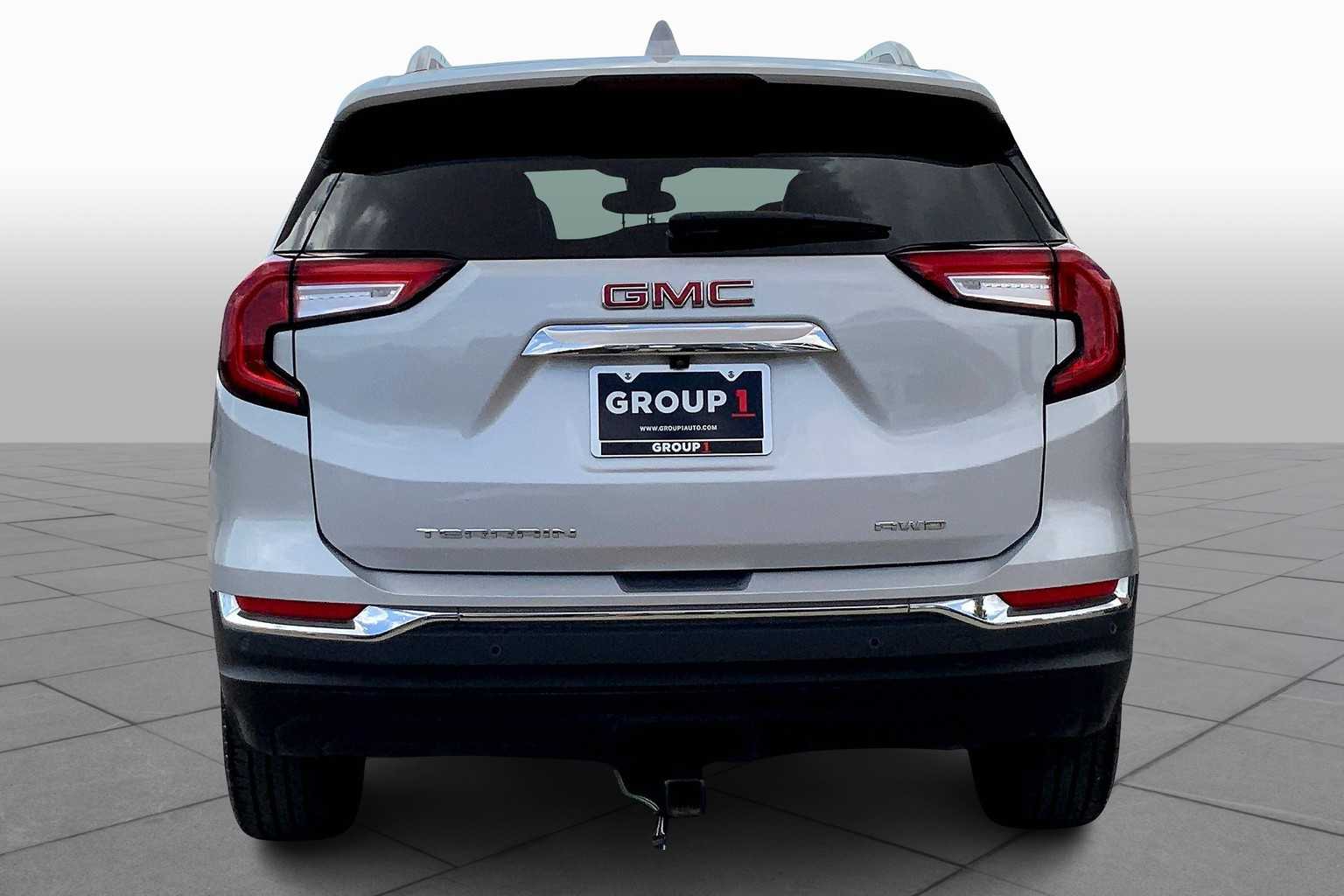 2022 Gmc Terrain SLT photo 2