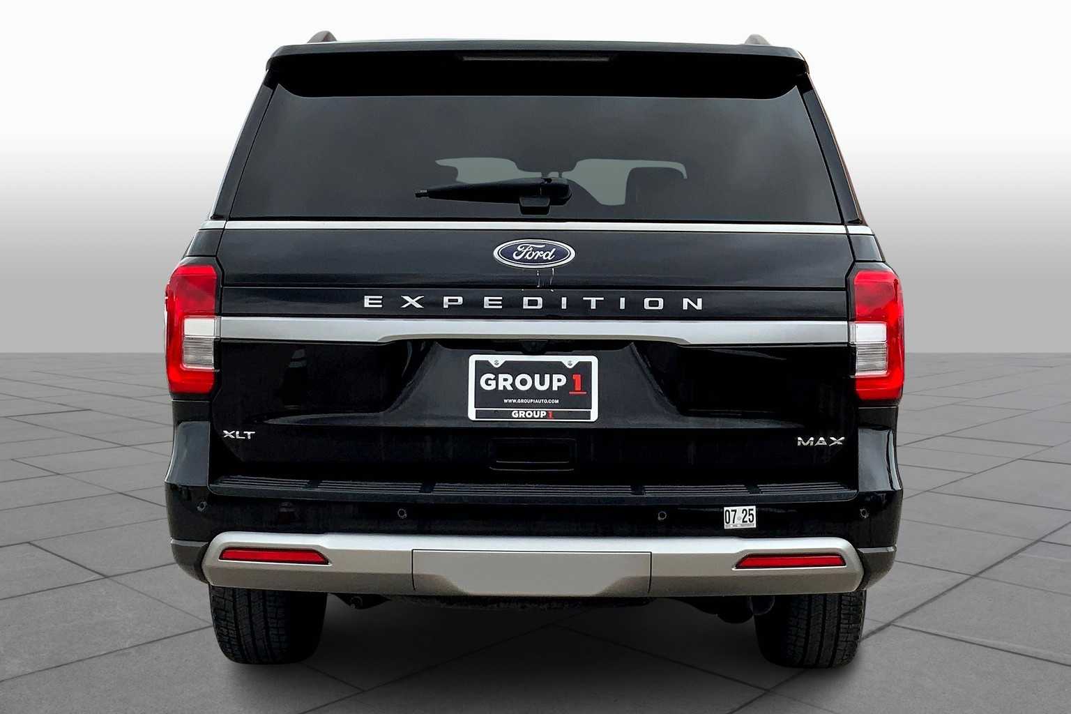 2022 Ford Expedition MAX XLT photo 4