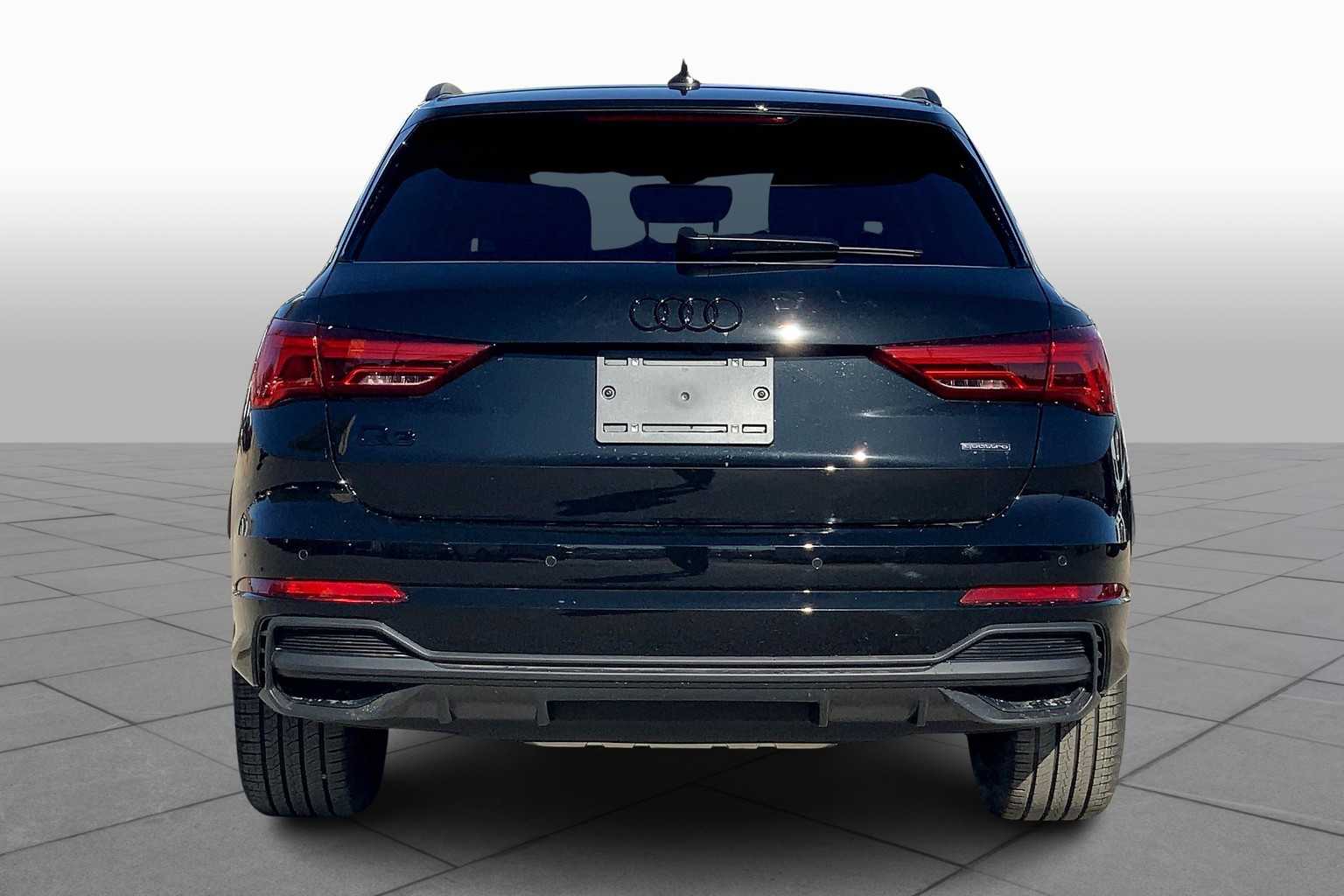 2025 Audi Q3 45 TFSI S line Premium photo 4