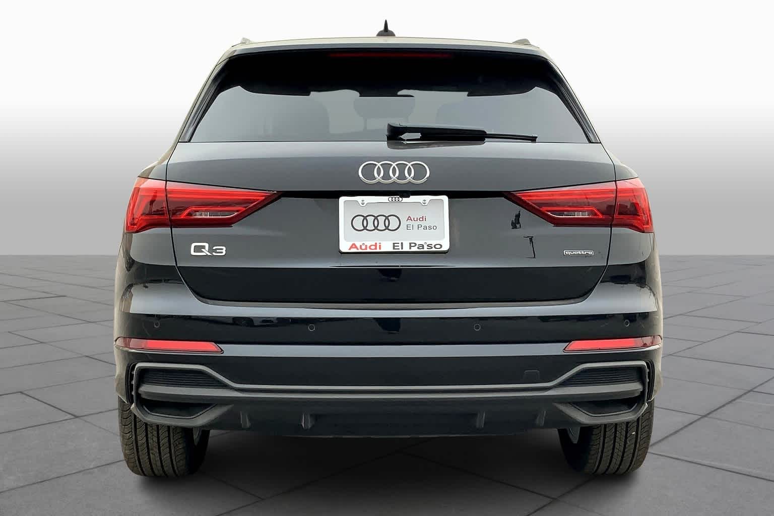 2025 Audi Q3 45 TFSI S line Premium Plus photo 4