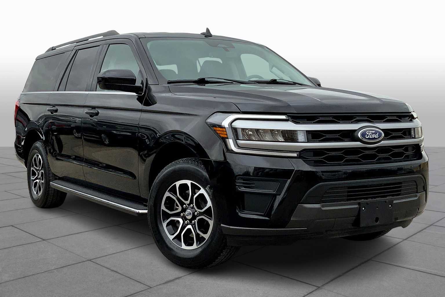 2022 Ford Expedition MAX XLT photo 2