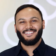 Staff member Omar Soto from ID_99d68fbd5192