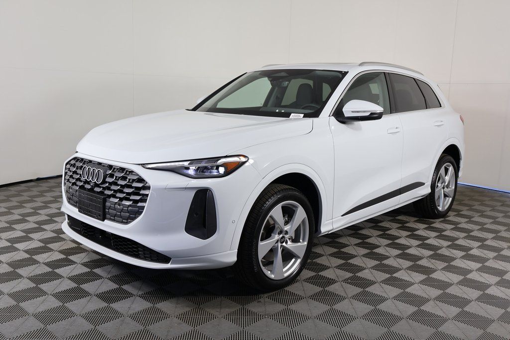 2025 Audi New Q5 Premium Plus's photo