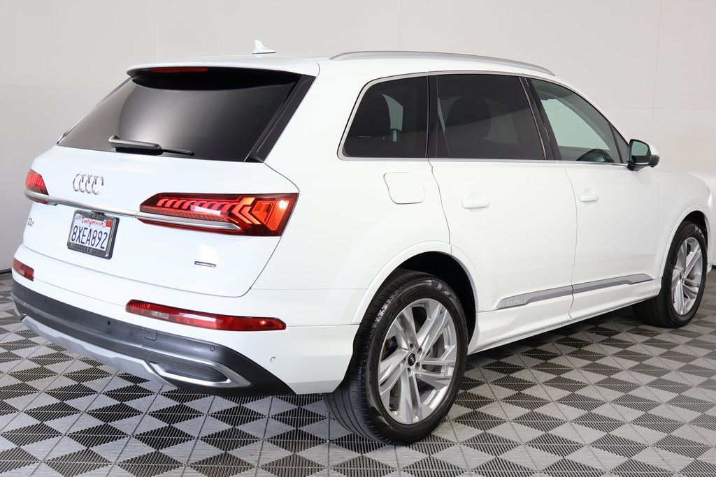 2021 Audi Q7 45 Premium Plus photo 4
