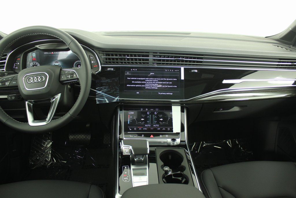 2025 Audi Q7 55 Premium Plus photo 4