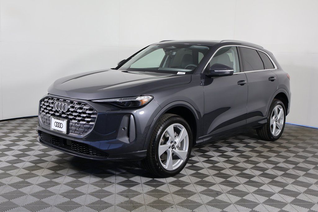 2025 Audi New Q5 Premium Plus's photo