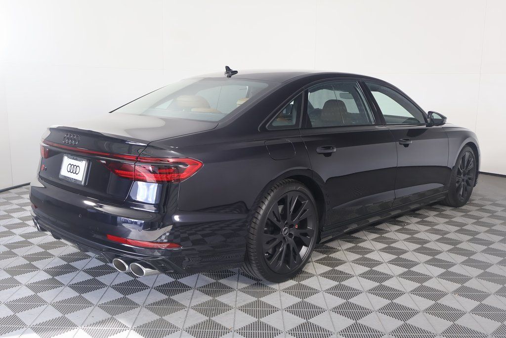 2025 Audi S8 4.0T photo 2