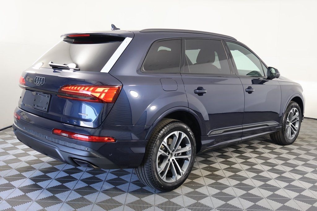 New 2026 Audi Q7 Premium SUV