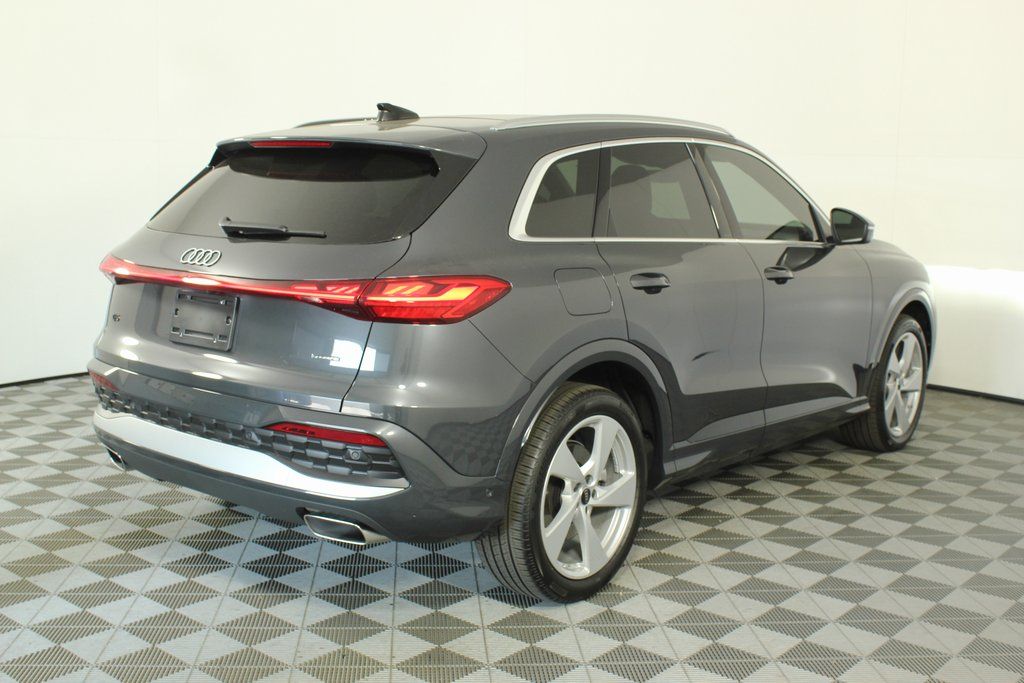 2025 Audi Q5 2.0T Prestige photo 2