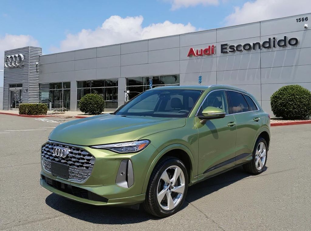 2025 Audi New Q5 Premium Plus's photo