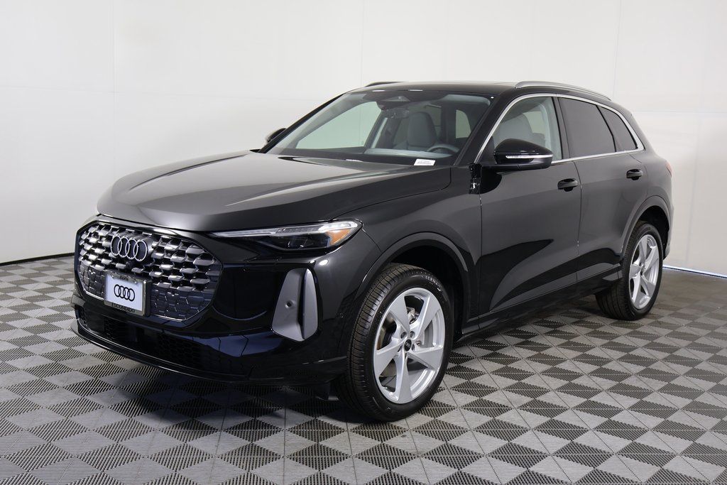 2025 Audi New Q5 Premium Plus's photo