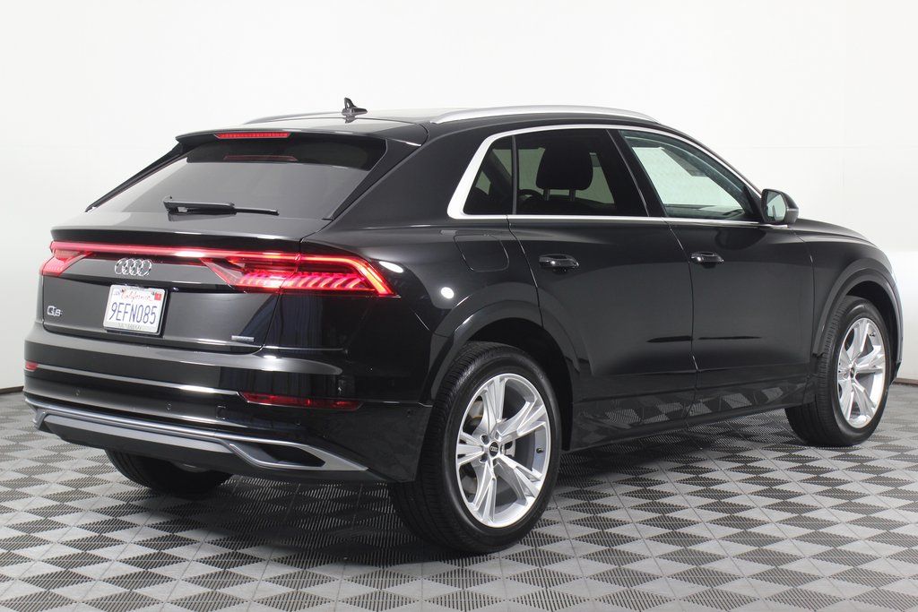 2023 Audi Q8 55 Premium Plus photo 4