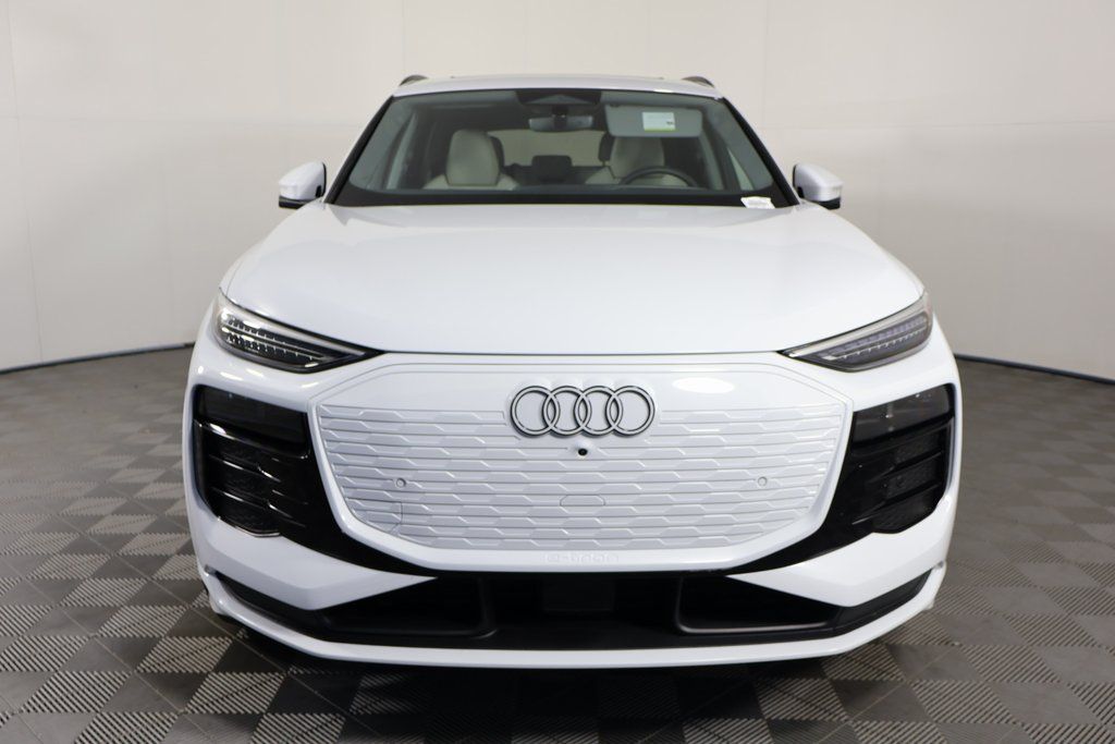 2025 Audi Q6 E-tron Premium Plus photo 3