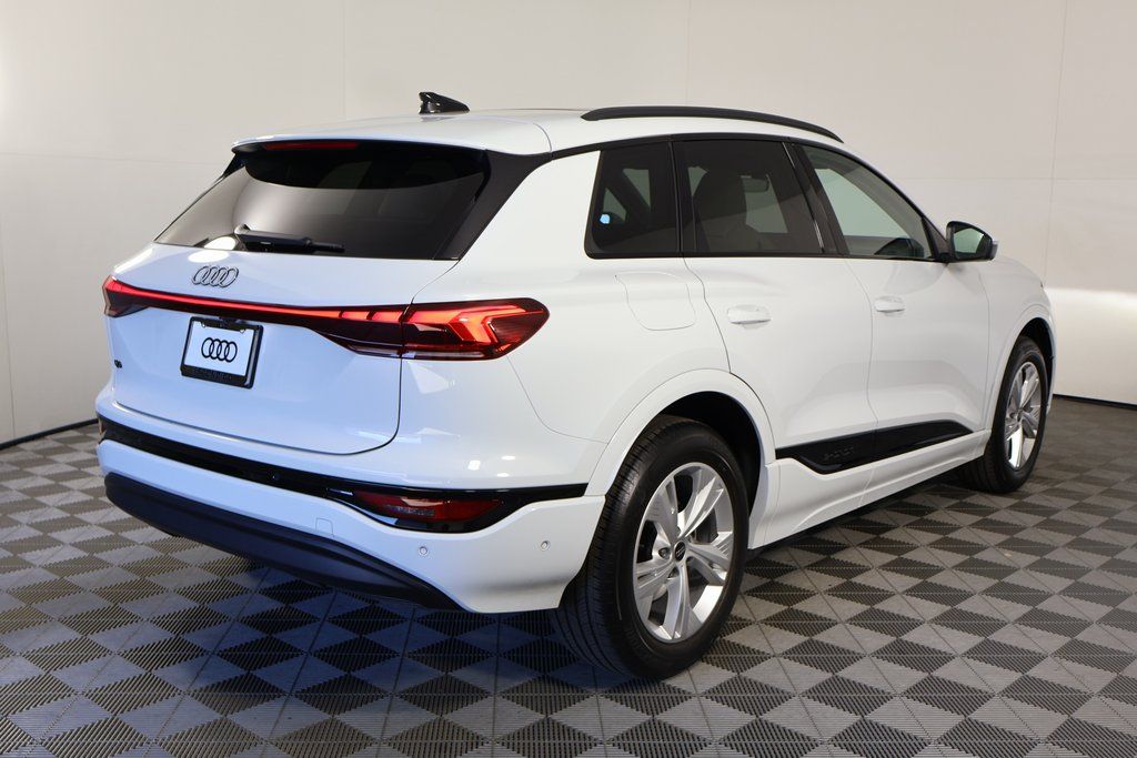 2025 Audi Q6 E-tron Premium Plus photo 2