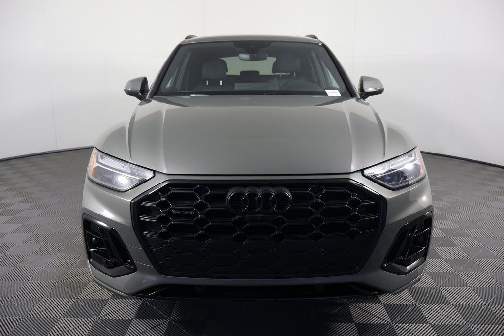2024 Audi Q5 45 S line Premium Plus photo 2