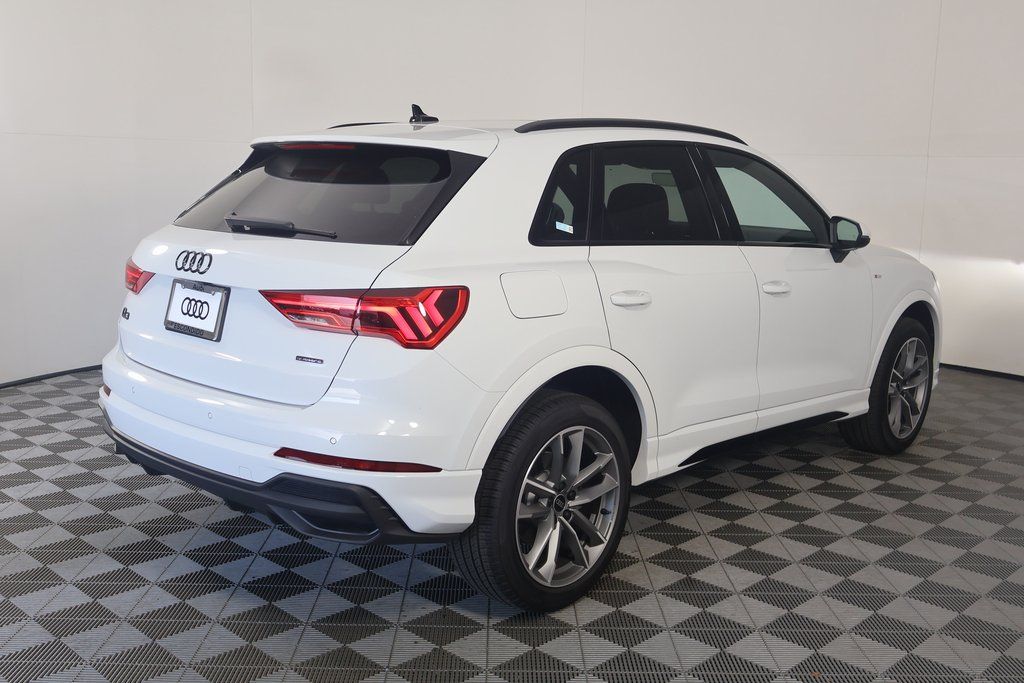 2025 Audi Q3 45 TFSI S line Premium photo 2