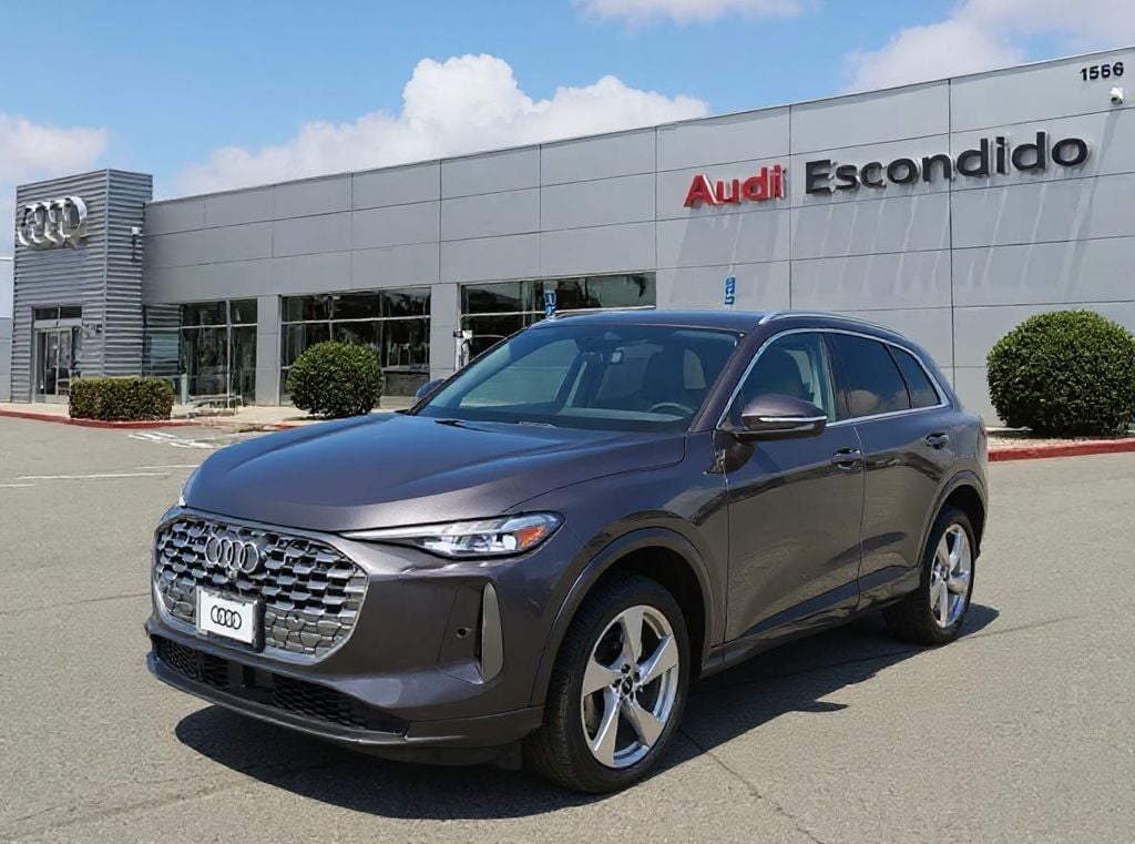 2025 Audi New Q5 Premium Plus's photo