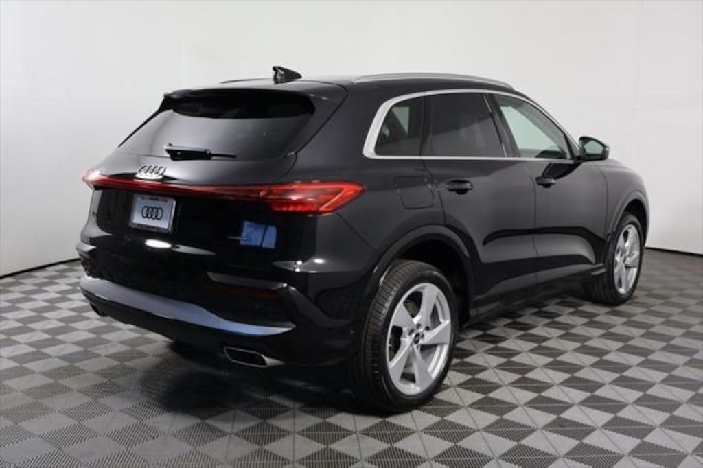 New 2025 Audi Q5 2.0T Premium Plus SUV