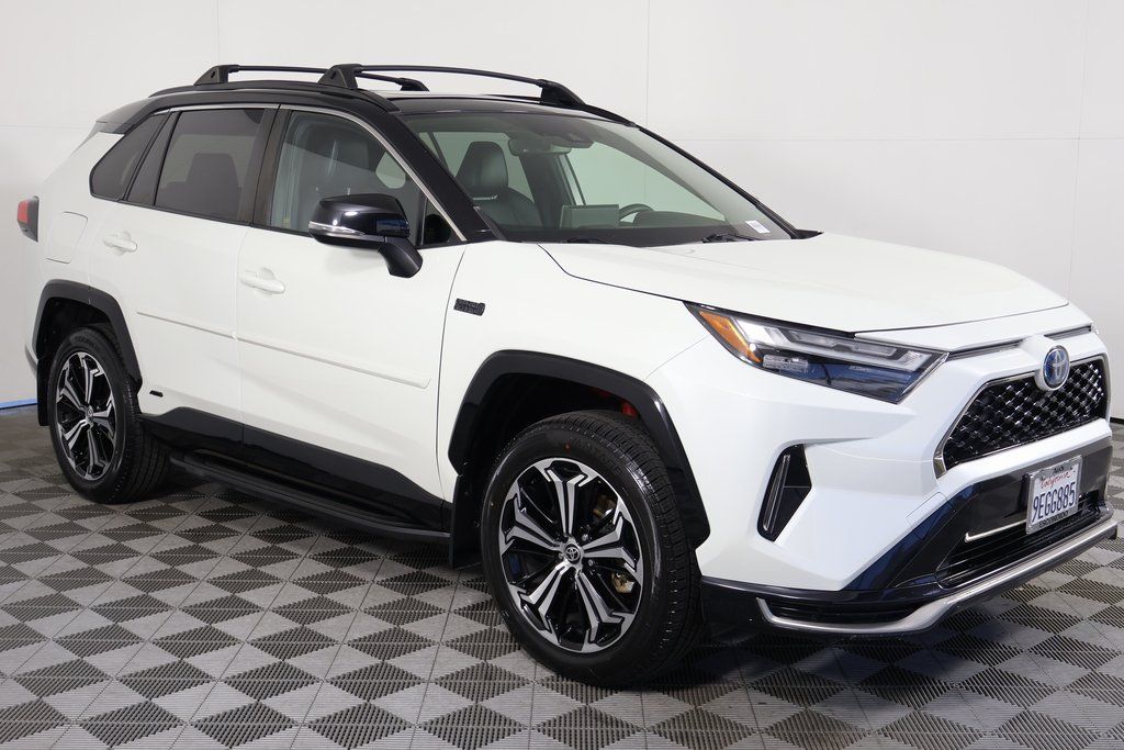 2022 Toyota RAV4 Prime XSE photo 3