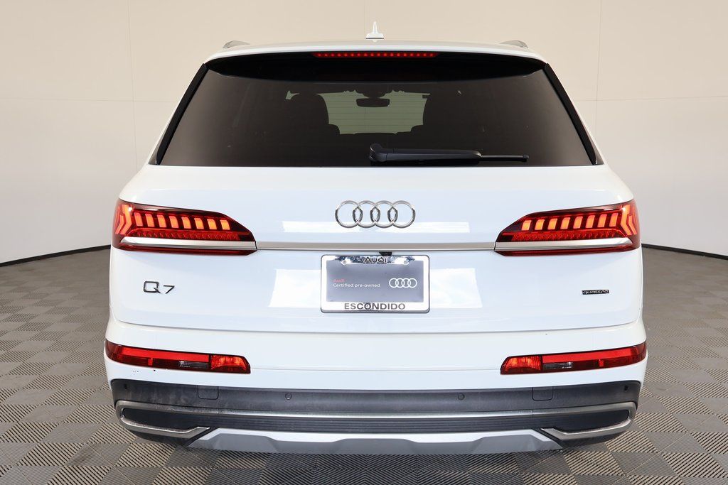 2023 Audi Q7 45 Premium Plus photo 5