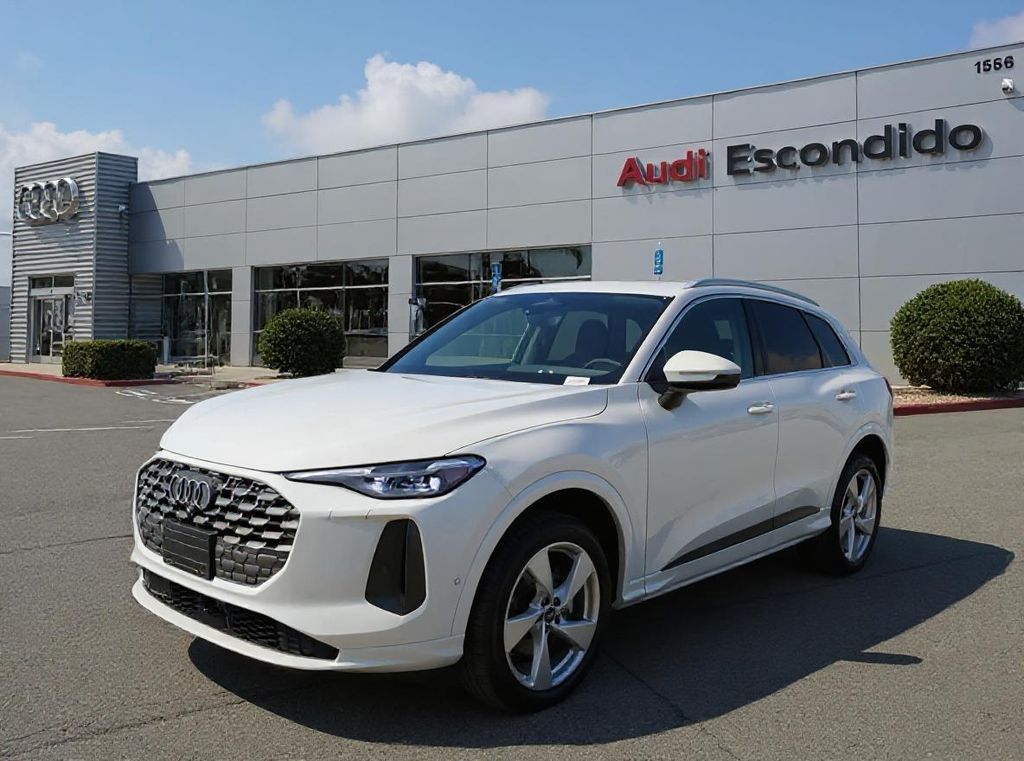 2025 Audi New Q5 Premium Plus's photo