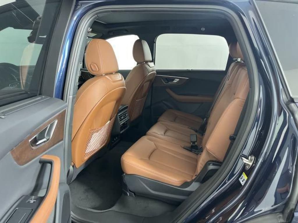 New 2025 Audi Q7 45 Premium Plus SUV