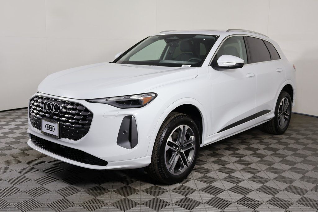 2025 Audi New Q5 Premium's photo