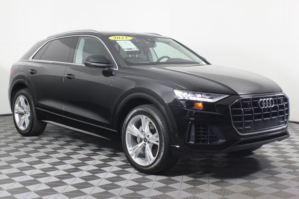 2023 Audi Q8 55 Premium Plus photo 3