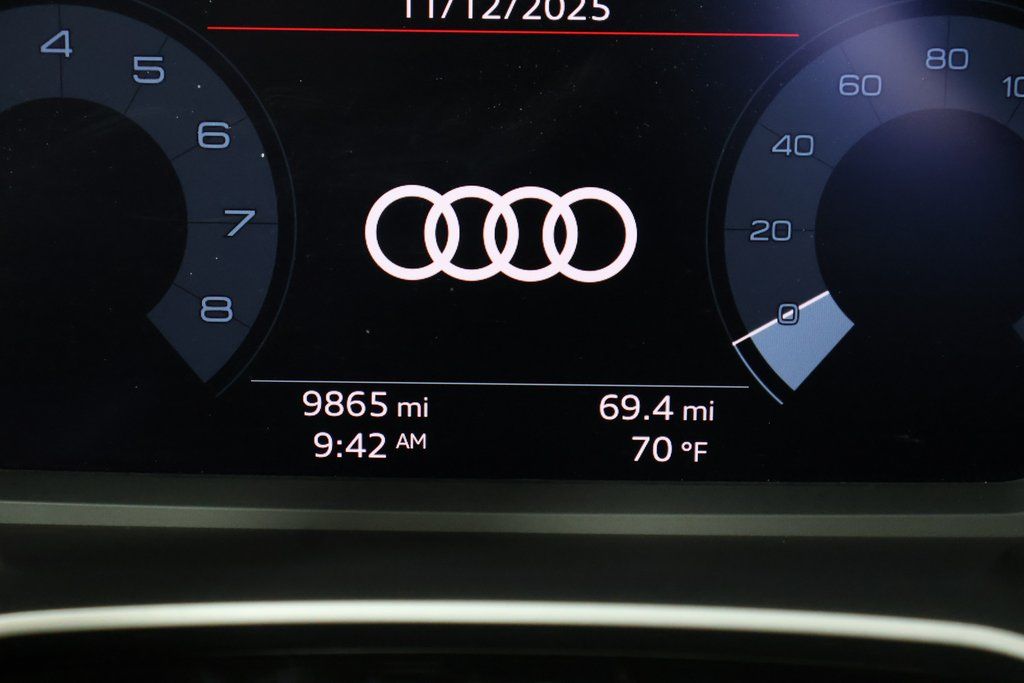 2025 Audi Q3 45 TFSI S line Premium photo 4