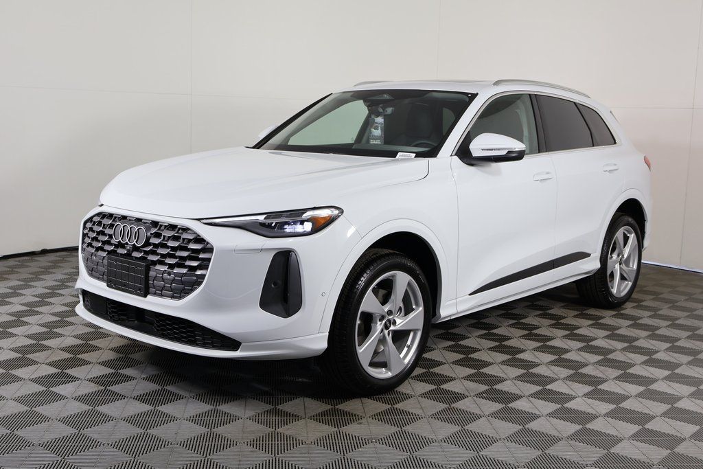 2025 Audi New Q5 Premium Plus's photo