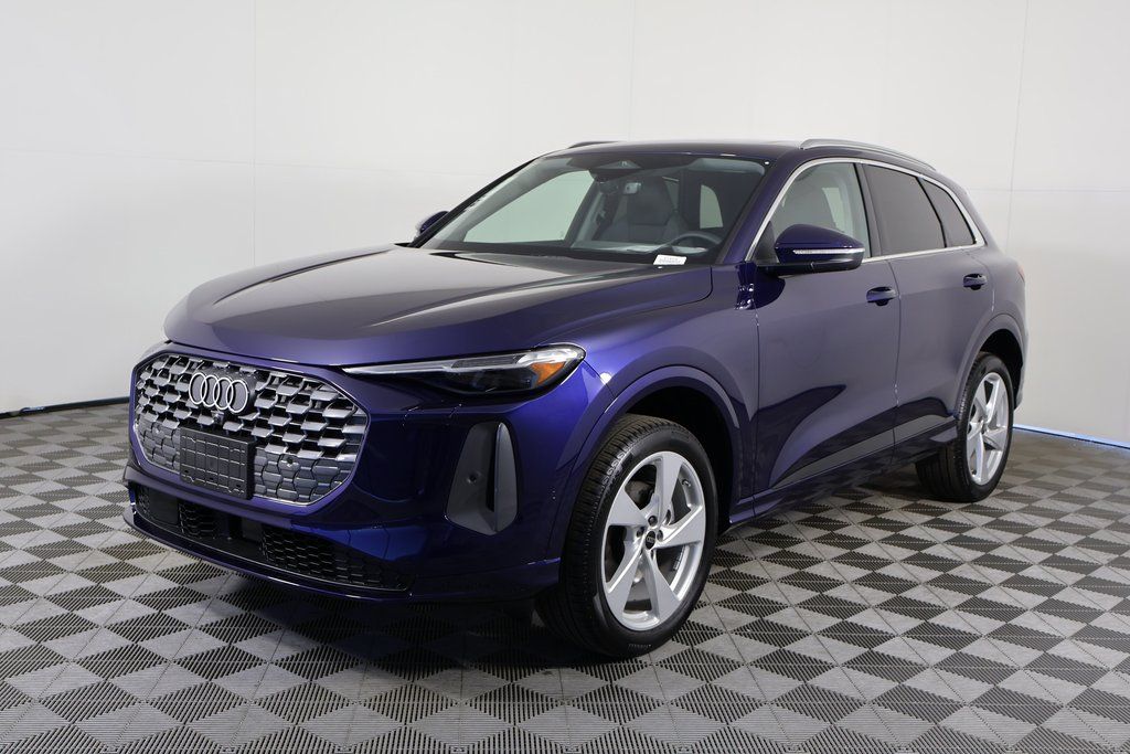 2025 Audi New Q5 Premium Plus's photo