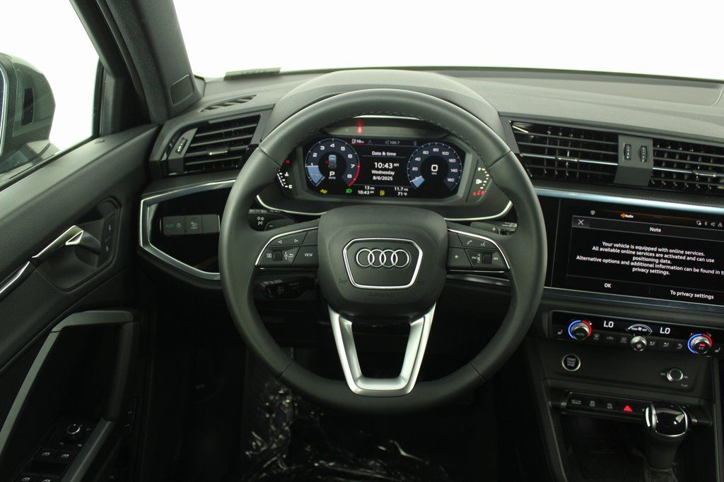 2025 Audi Q3 45 TFSI S line Premium photo 3