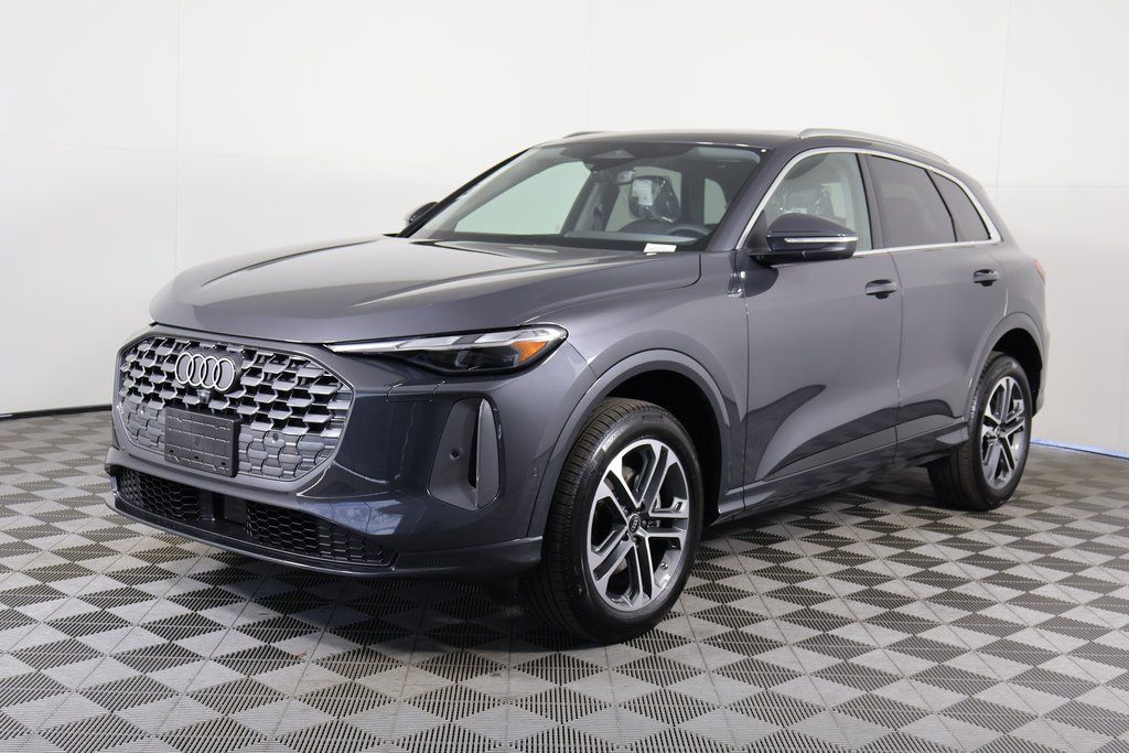 2025 Audi New Q5 Premium's photo