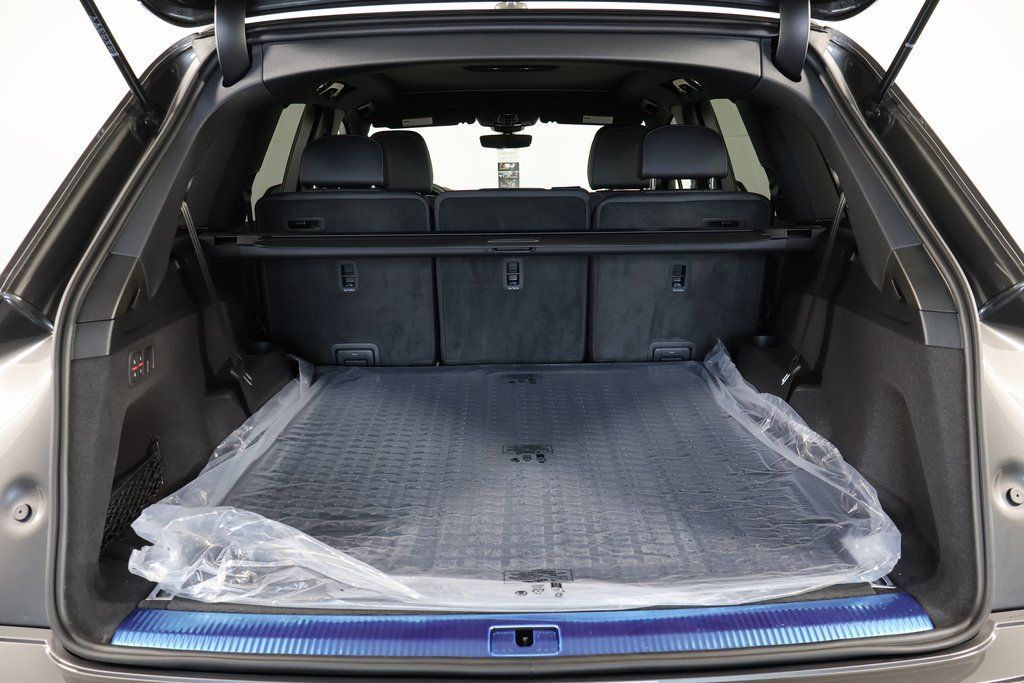 2026 Audi Q7 Premium - Photo 8