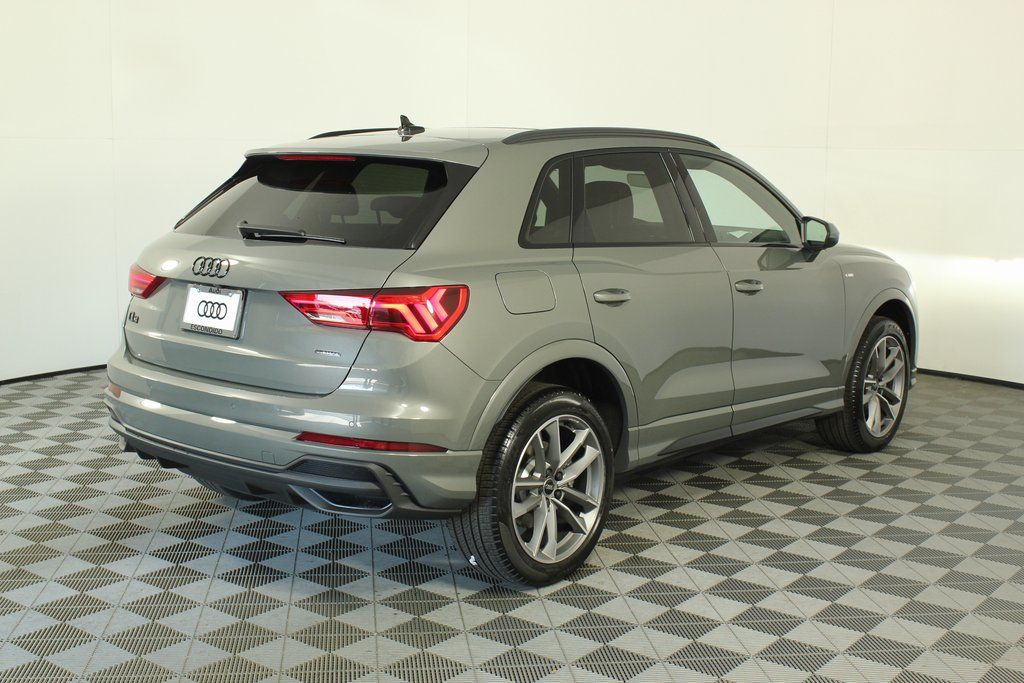 2025 Audi Q3 45 TFSI S line Premium photo 2