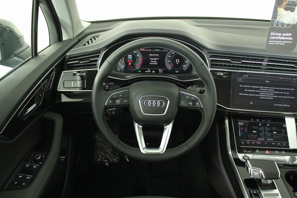 2025 Audi Q7 55 Premium Plus photo 3