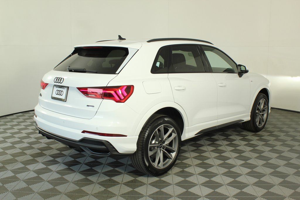 2025 Audi Q3 45 TFSI S line Premium photo 2