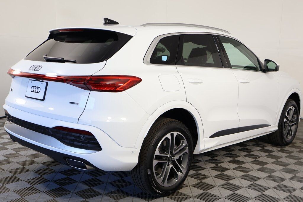 New 2026 Audi Q5 Premium SUV