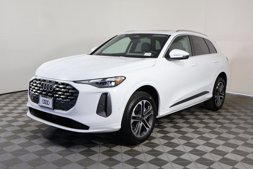 2025 Audi New Q5 Premium's photo