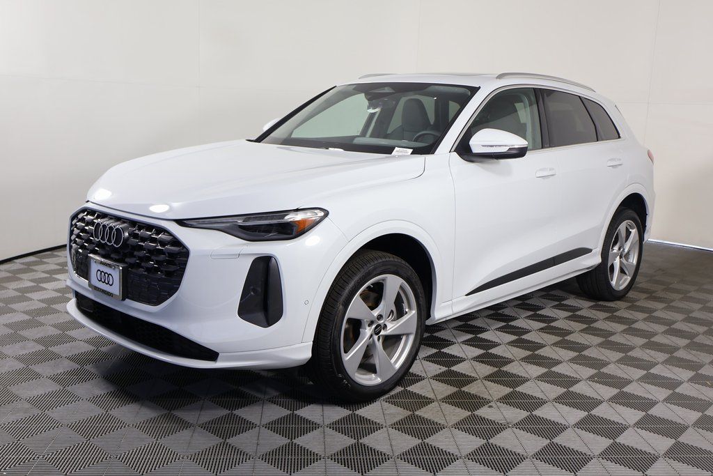 2025 Audi New Q5 Premium Plus's photo