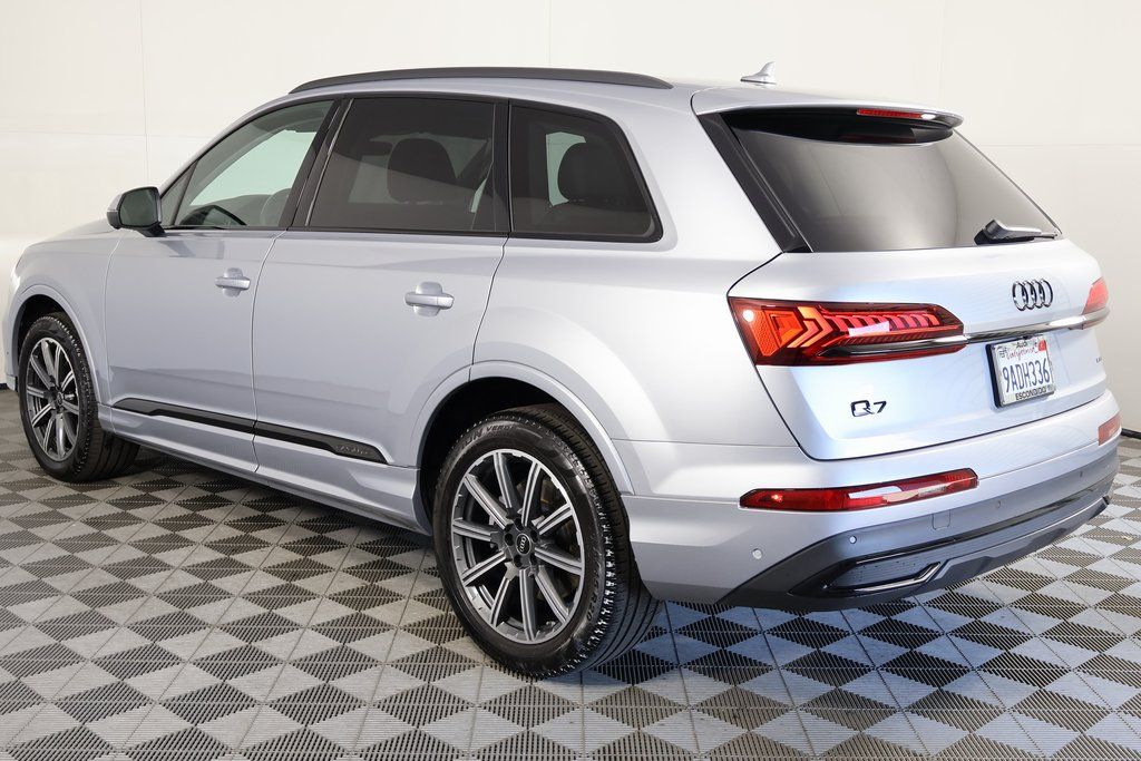 2022 Audi Q7 45 Premium Plus photo 6
