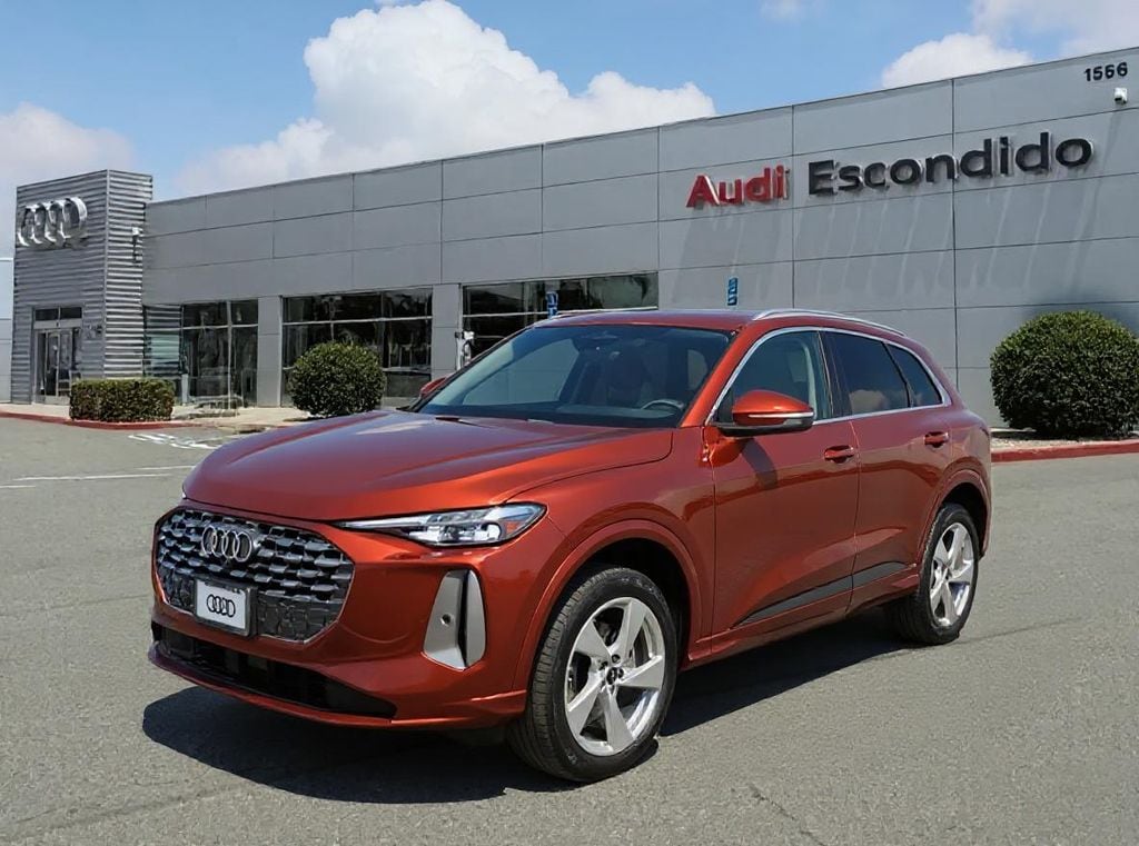 2025 Audi New Q5 Premium Plus's photo