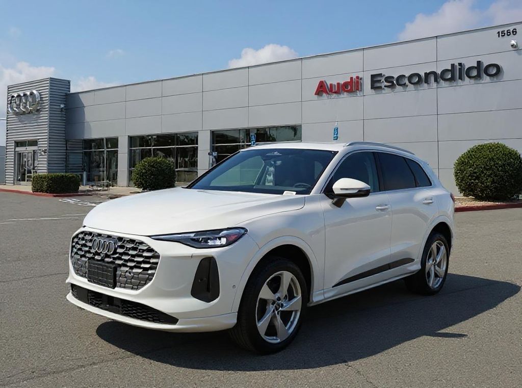 2025 Audi New Q5 Premium Plus's photo